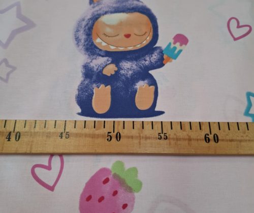 Pamutvászon / labubu világos rózsaszín  alapszínnel  240 cm széles 