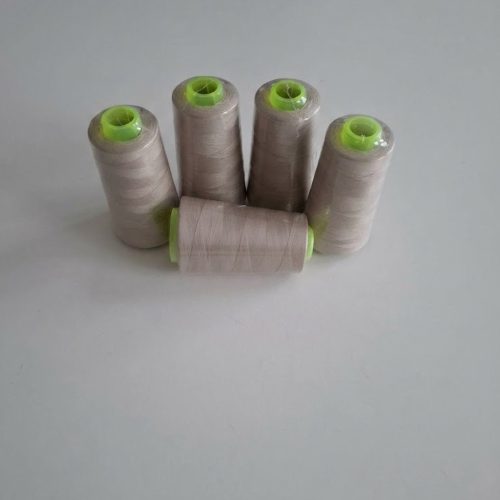  Overlock cérna / homokszín 